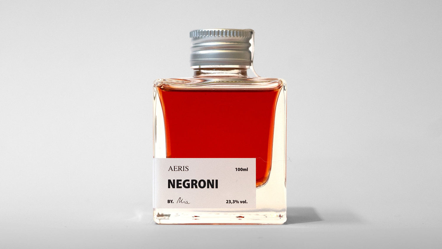 Flaske med Aeris Negroni, 10 cl - færdigblandet cocktail med gin, vermouth og Campari